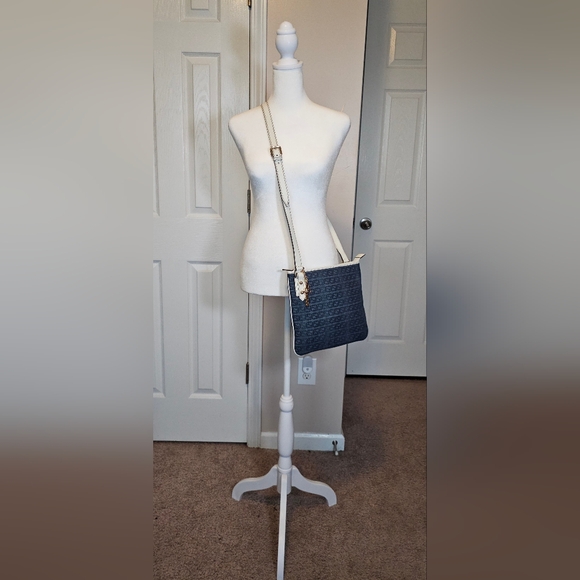 Authentic GUCCI Monogram GG Denim Crossbody ๐ - Picture 12 of 13